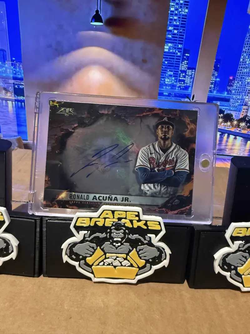 Topps Fire Ronald Acuna Jr. Atlanta Braves Autograph