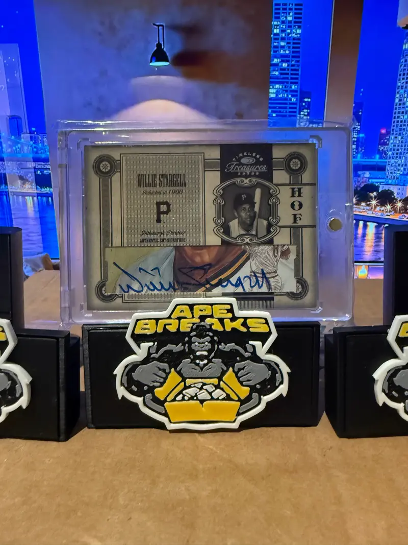 2005 Donruss Timeless Treasures Willie Stargell HOF Cut Signature Autograph